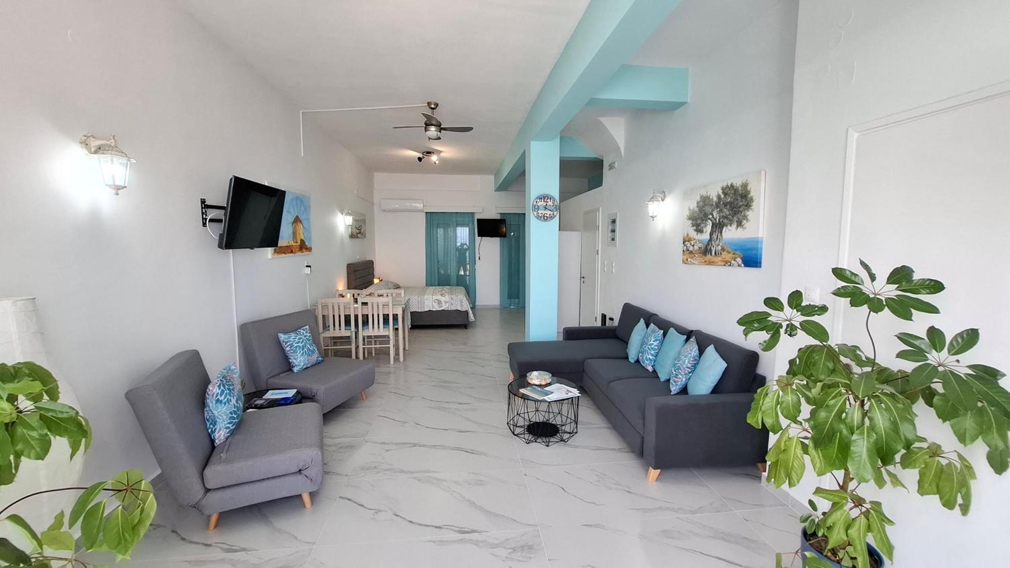 Antony'S Apartment Sea View Tirós エクステリア 写真